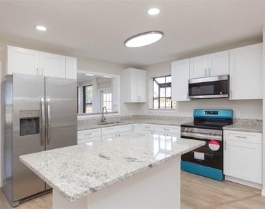 6545 Brentwood Drive - Photo Thumbnail 11