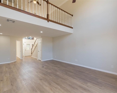 6545 Brentwood Drive - Photo Thumbnail 8