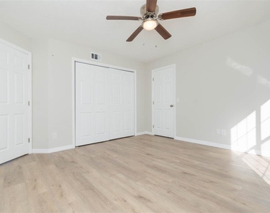 6545 Brentwood Drive - Photo Thumbnail 21