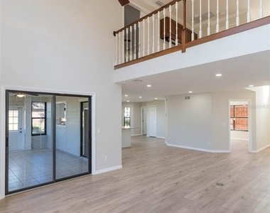 6545 Brentwood Drive - Photo Thumbnail 6