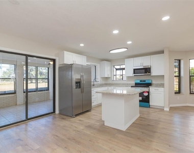 6545 Brentwood Drive - Photo Thumbnail 10