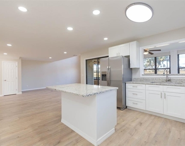 6545 Brentwood Drive - Photo Thumbnail 14