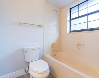 6545 Brentwood Drive - Photo Thumbnail 36