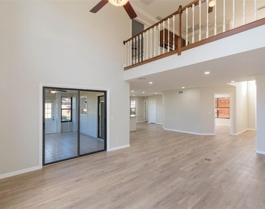 6545 Brentwood Drive - Photo Thumbnail 7
