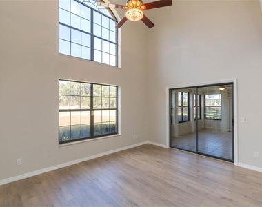6545 Brentwood Drive - Photo Thumbnail 4