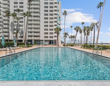 2401 Bayshore Boulevard - Photo Thumbnail 16