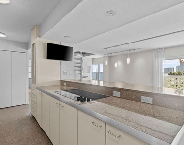 2401 Bayshore Boulevard - Photo Thumbnail 2
