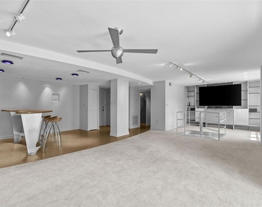 2401 Bayshore Boulevard - Photo Thumbnail 10