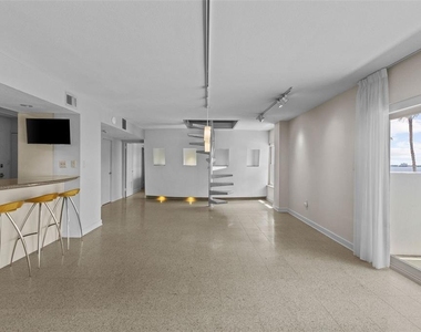 2401 Bayshore Boulevard - Photo Thumbnail 5