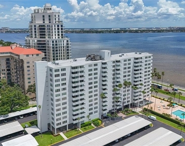 2401 Bayshore Boulevard - Photo Thumbnail 18