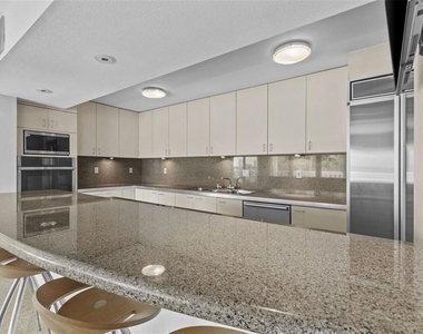 2401 Bayshore Boulevard - Photo Thumbnail 4