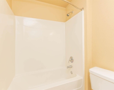11320 Greenwell Springs Rd - Photo Thumbnail 17