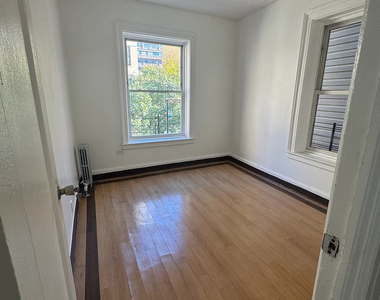 2026 Ryer Avenue - Photo Thumbnail 7