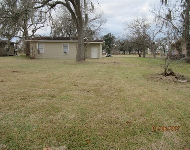 318 Circle Way Street - Photo Thumbnail 9
