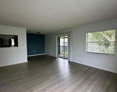 2519 N Alafaya Trail - Photo Thumbnail 8