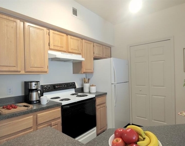 6025 Westgate Drive - Photo Thumbnail 5