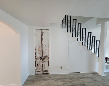 215 Postoffice Street - Photo Thumbnail 9