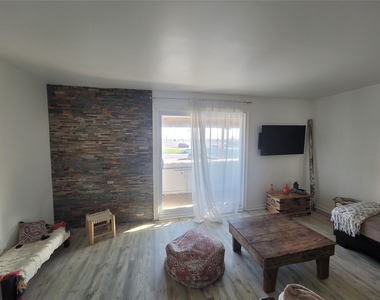 215 Postoffice Street - Photo Thumbnail 10