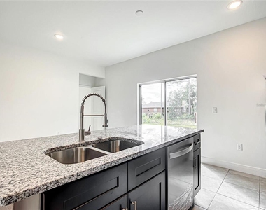 406 Marion Oaks Trail - Photo Thumbnail 15