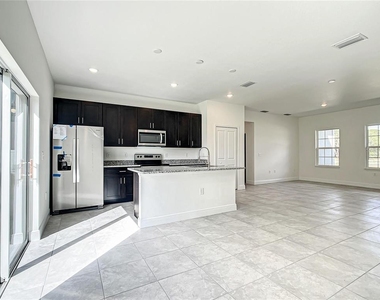 406 Marion Oaks Trail - Photo Thumbnail 18