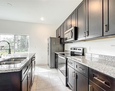 406 Marion Oaks Trail - Photo Thumbnail 14