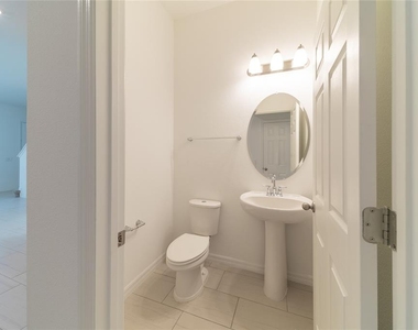 1524 Astoria Arbor Lane - Photo Thumbnail 7