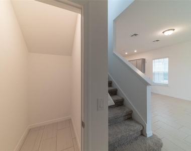 1524 Astoria Arbor Lane - Photo Thumbnail 3