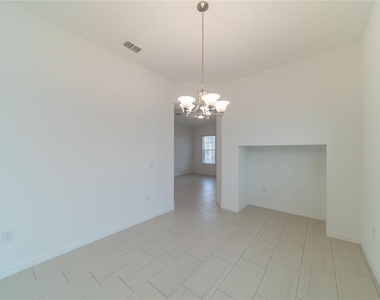 1524 Astoria Arbor Lane - Photo Thumbnail 6