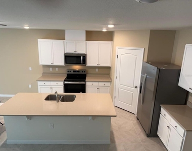 3221 Belize Place - Photo Thumbnail 8