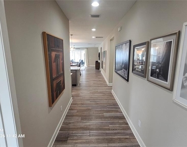 21 Los Lagos Boulevard - Photo Thumbnail 6