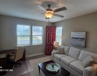 21 Los Lagos Boulevard - Photo Thumbnail 3