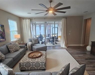 21 Los Lagos Boulevard - Photo Thumbnail 17