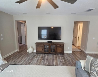 21 Los Lagos Boulevard - Photo Thumbnail 49