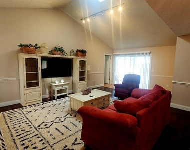 10 Blackfoot Court - Photo Thumbnail 1