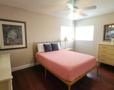 10 Blackfoot Court - Photo Thumbnail 9