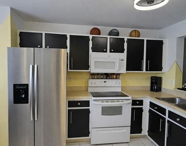 1448 Churchill Circle - Photo Thumbnail 6