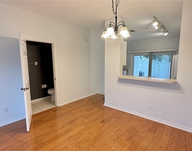 3620 Pine Oak Circle - Photo Thumbnail 2