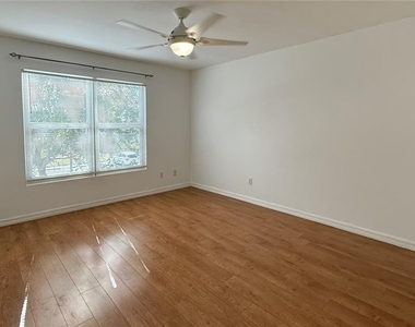 3620 Pine Oak Circle - Photo Thumbnail 10