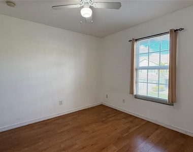 3620 Pine Oak Circle - Photo Thumbnail 7