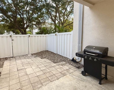 3620 Pine Oak Circle - Photo Thumbnail 5
