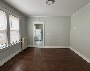 918 Winchester Avenue - Photo Thumbnail 5