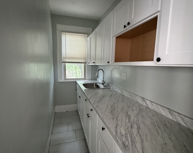 918 Winchester Avenue - Photo Thumbnail 1