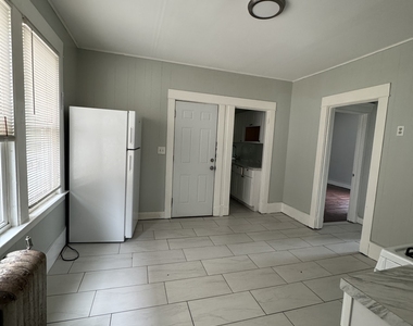918 Winchester Avenue - Photo Thumbnail 2