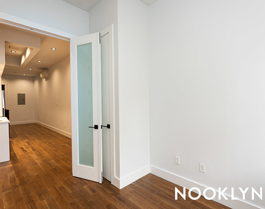 1337 Gates Avenue - Photo Thumbnail 2