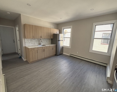 82-86 Waldorf Avenue - Photo Thumbnail 7