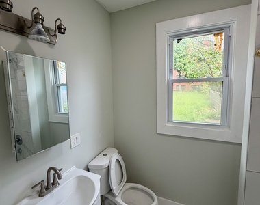 139 Poplar Street - Photo Thumbnail 3