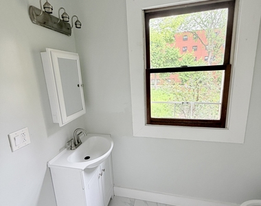 139 Poplar Street - Photo Thumbnail 17