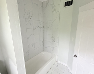 139 Poplar Street - Photo Thumbnail 19