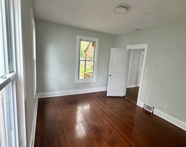 139 Poplar Street - Photo Thumbnail 5