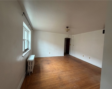 5839 Darlington Rd - Photo Thumbnail 7